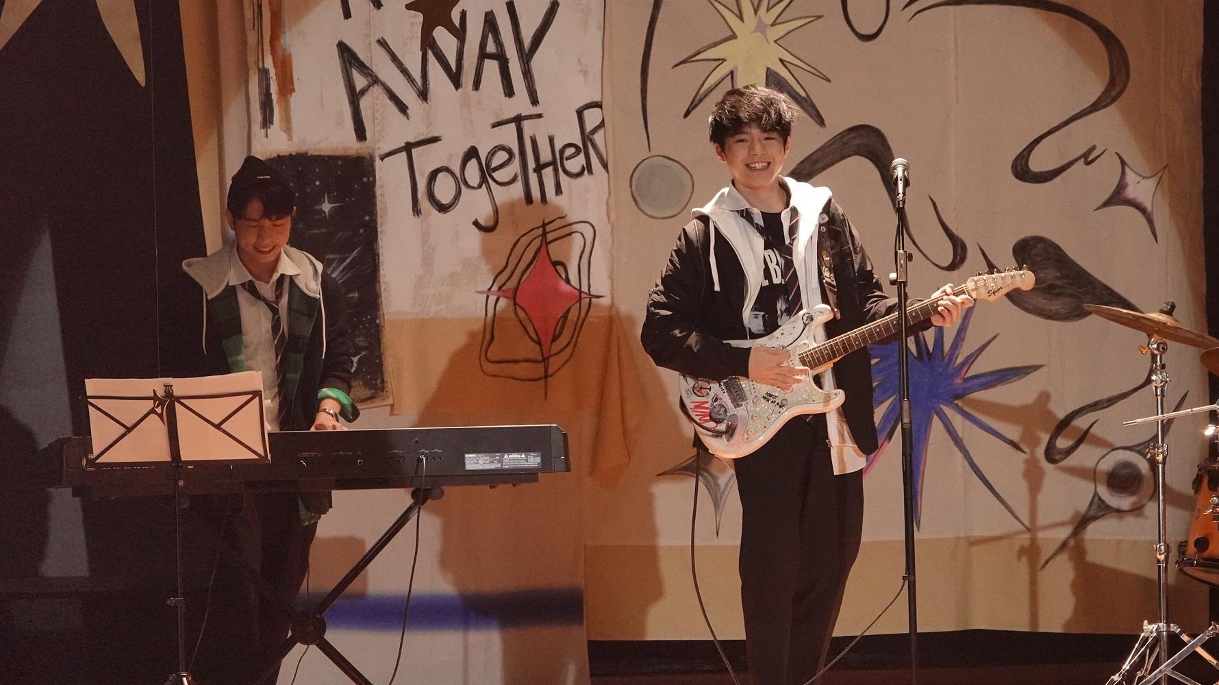 Ian:「大學學音樂後有夾過Band,係一個幾好嘅歲月。」