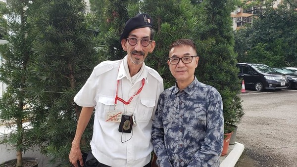 車保羅的感情路亦相當坎坷。他19歲時與前妻熊愛蘭奉子成婚，並誕下女兒，可惜這段感情只維繫了2年就以離婚收場