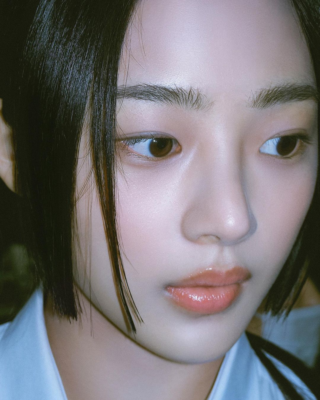 畫完後記住要用染眉膏或眉毛定型膠將眉頭的眉毛刷出根根分明的毛流感，讓眉妝顯得更加立體。