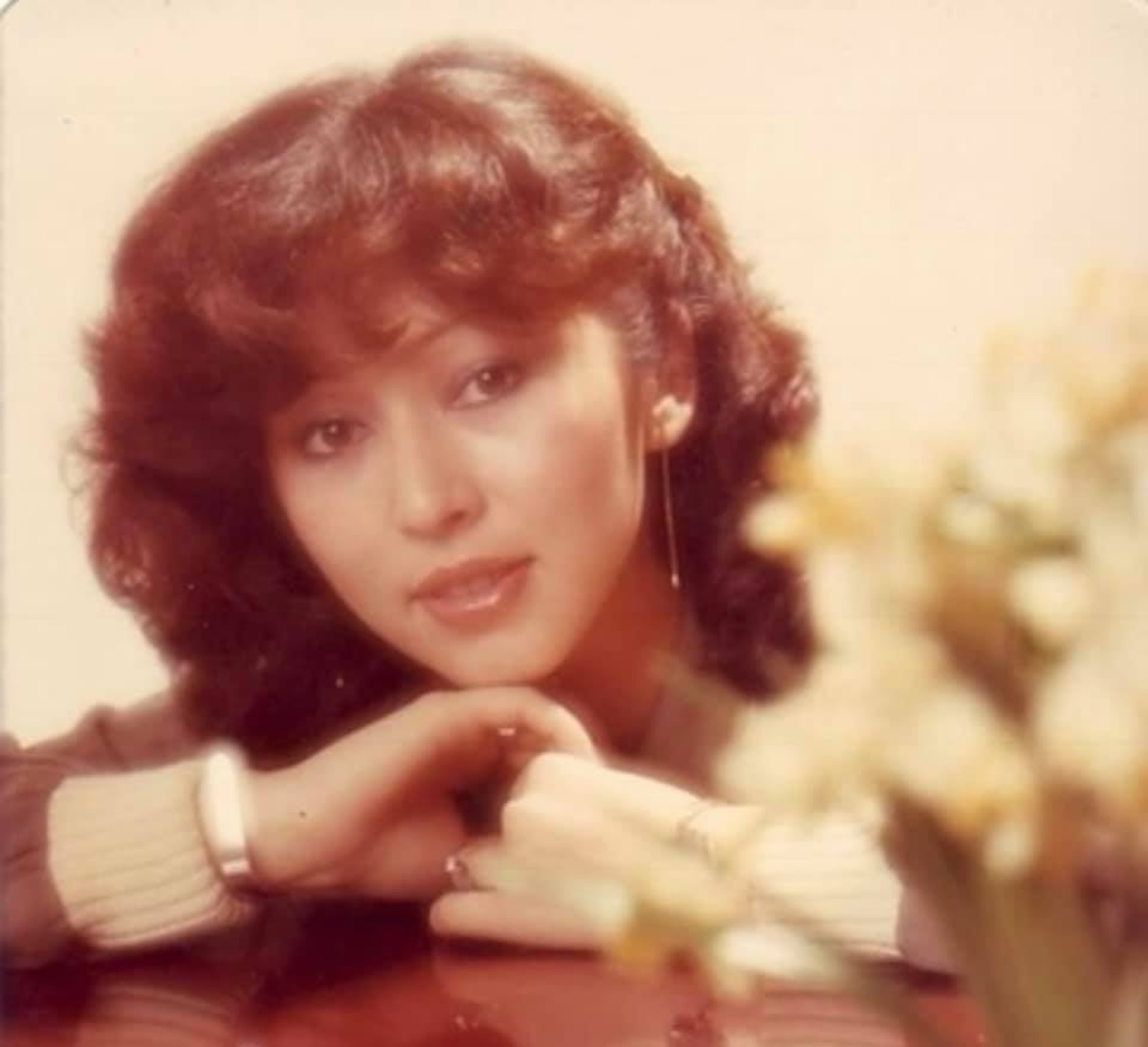 張瑪莉曾經為孤兒，6歲時失去雙親照顧，被逼過了4年淪落街頭的日子。