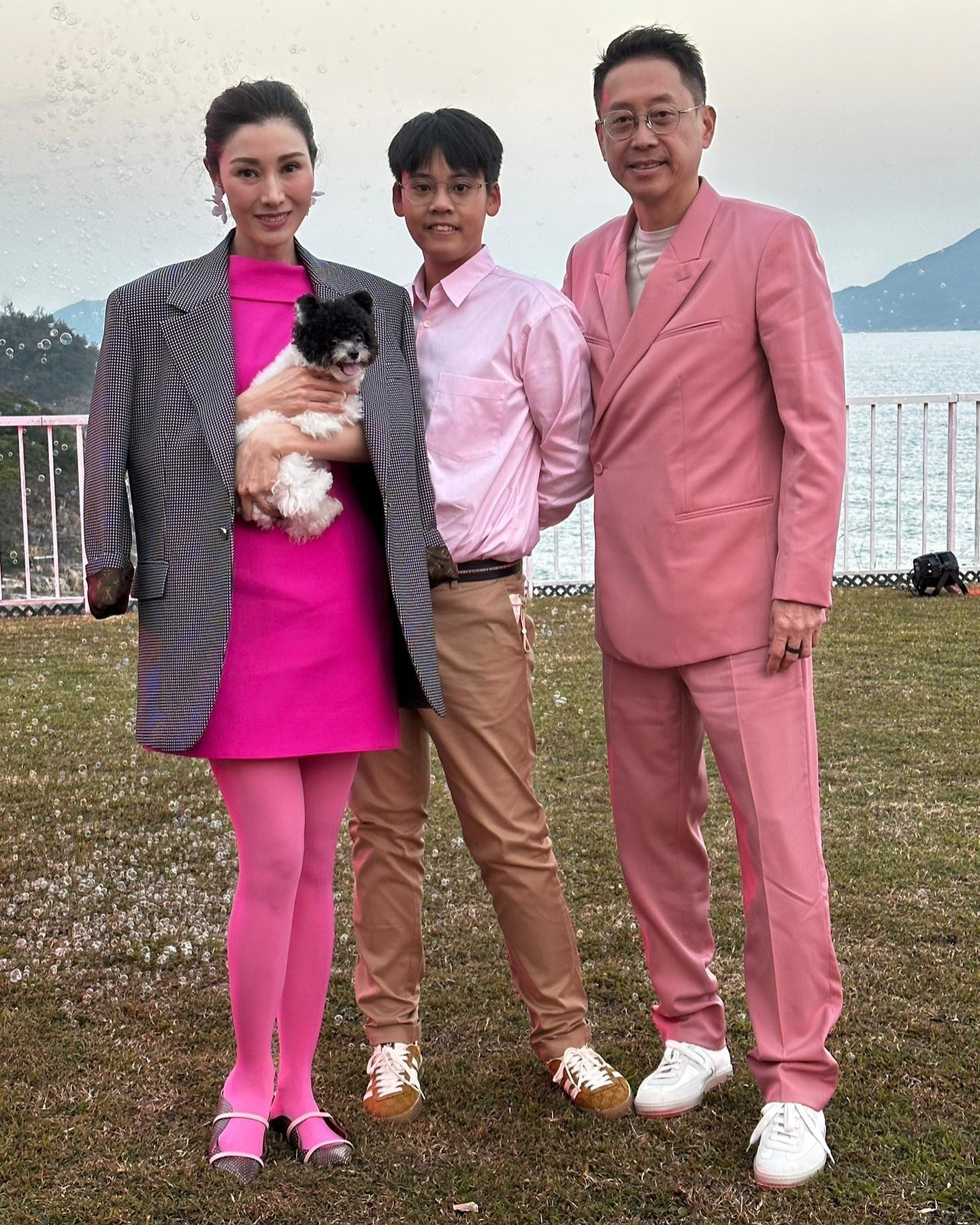 不少網民笑言李嘉欣兒子已經十幾歲才被爆大獲。