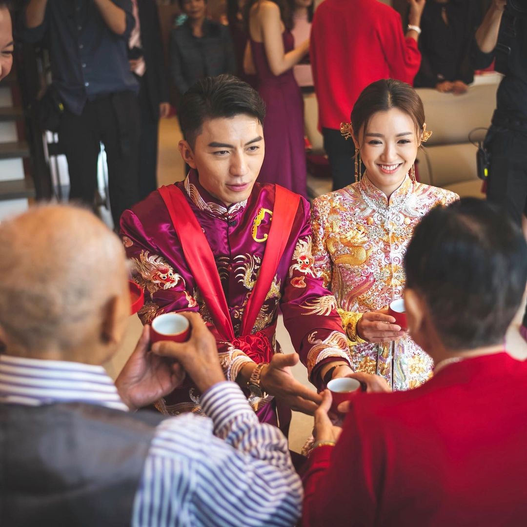 2020年袁偉豪與細他10年的張寶兒結婚後,一直被外界標籤為「億萬駙馬」,他則坦承結婚初期都頗介意此稱呼。
