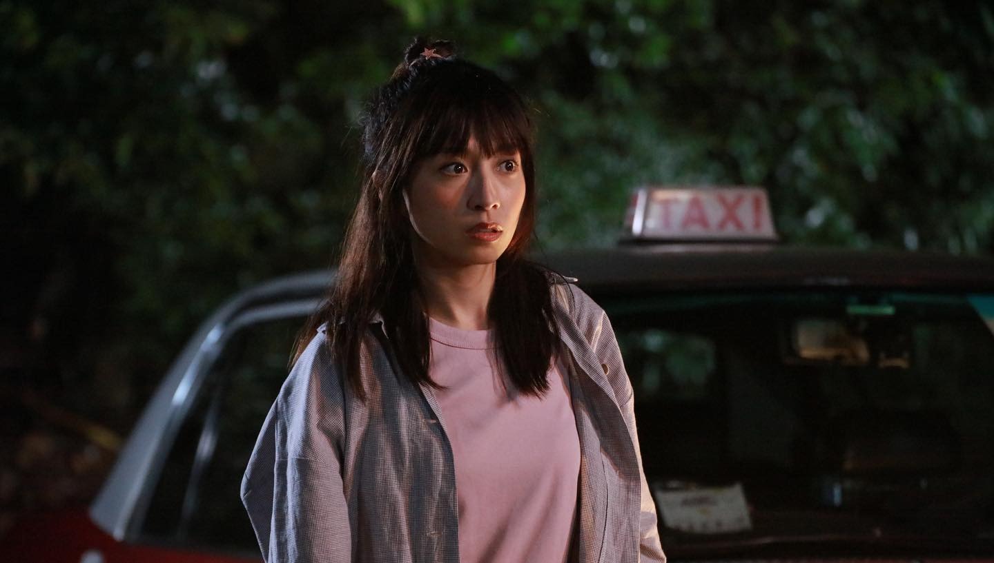 《新四十二章》片尾播放了《鹿鼎記》的經典主題曲《始終會行運》,立即令網民驚呼「回憶返晒嚟」!