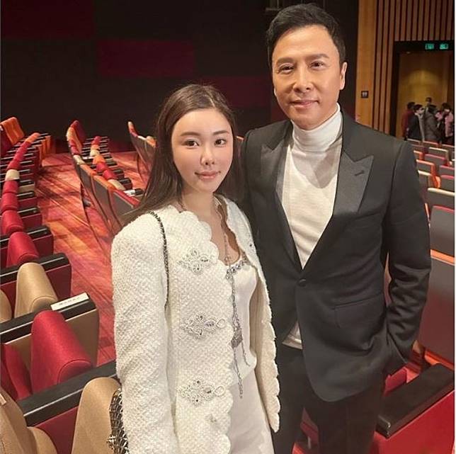 蔡天鳳與甄子丹合照。