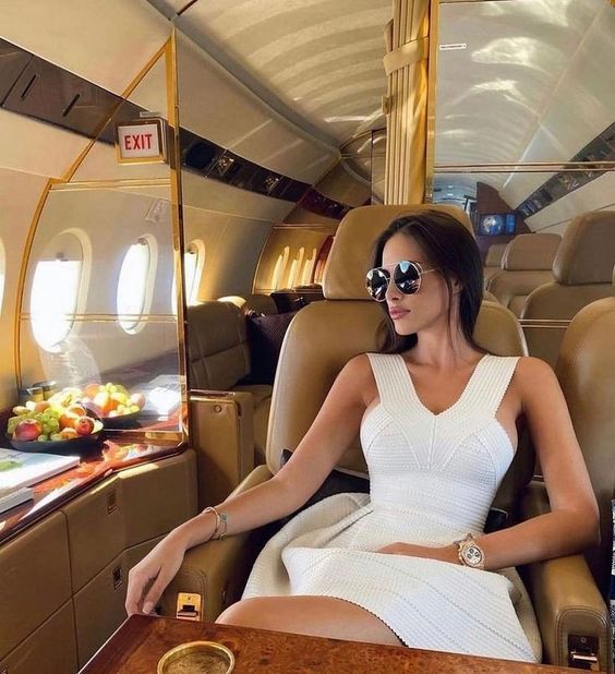 「精緻窮」的現象已經徹底滲入年輕人的生活模式中