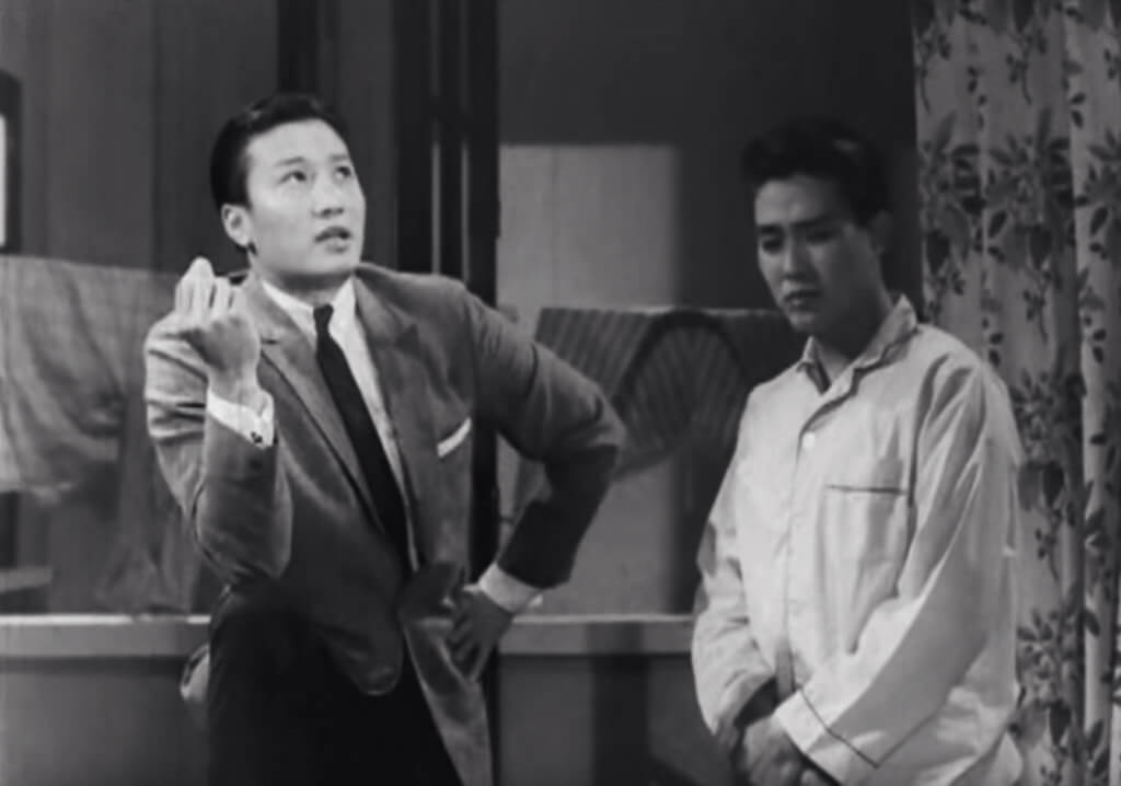 在多部粵語長片中擔任小生