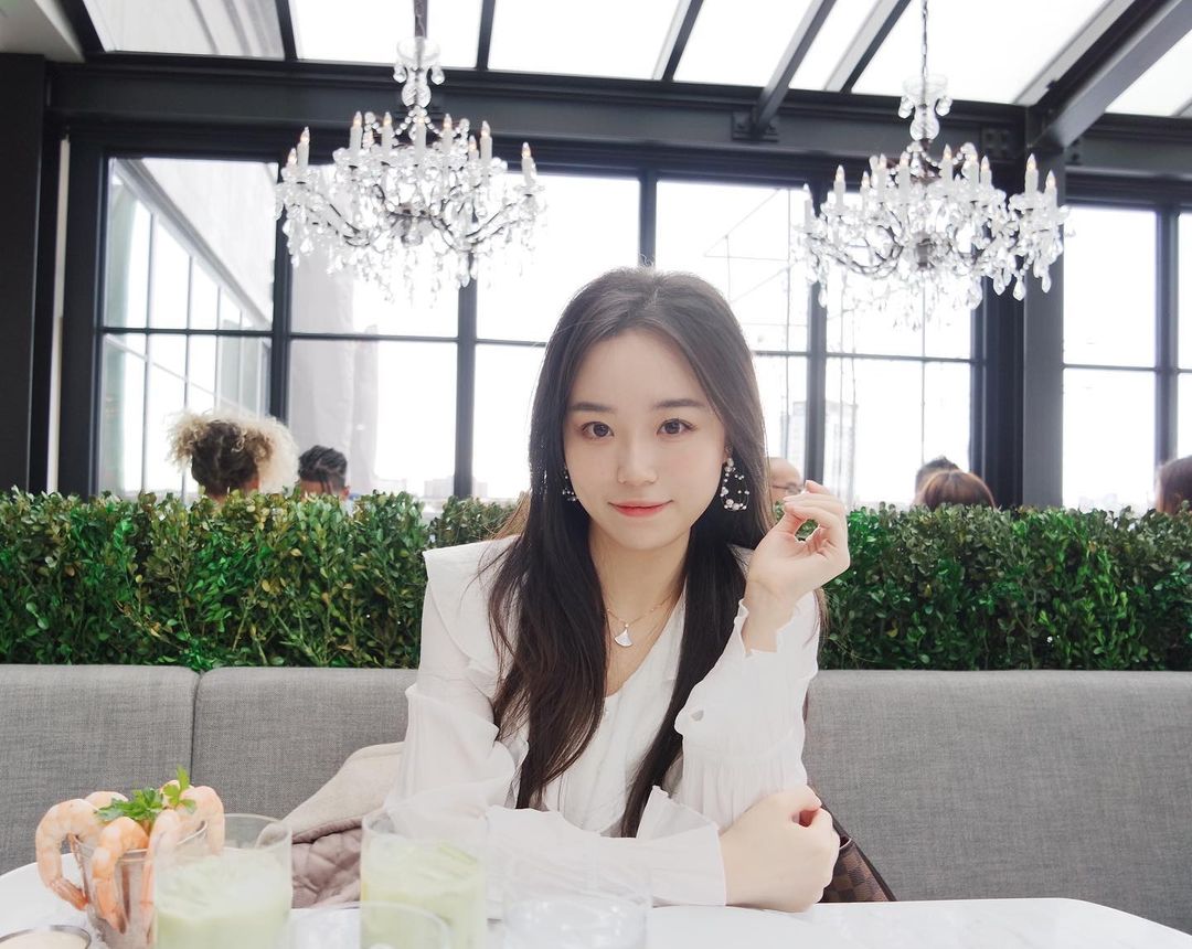 「香港小姐」指拍攝團隊曾指「所有人已經簽咗名,剩係得我未簽」