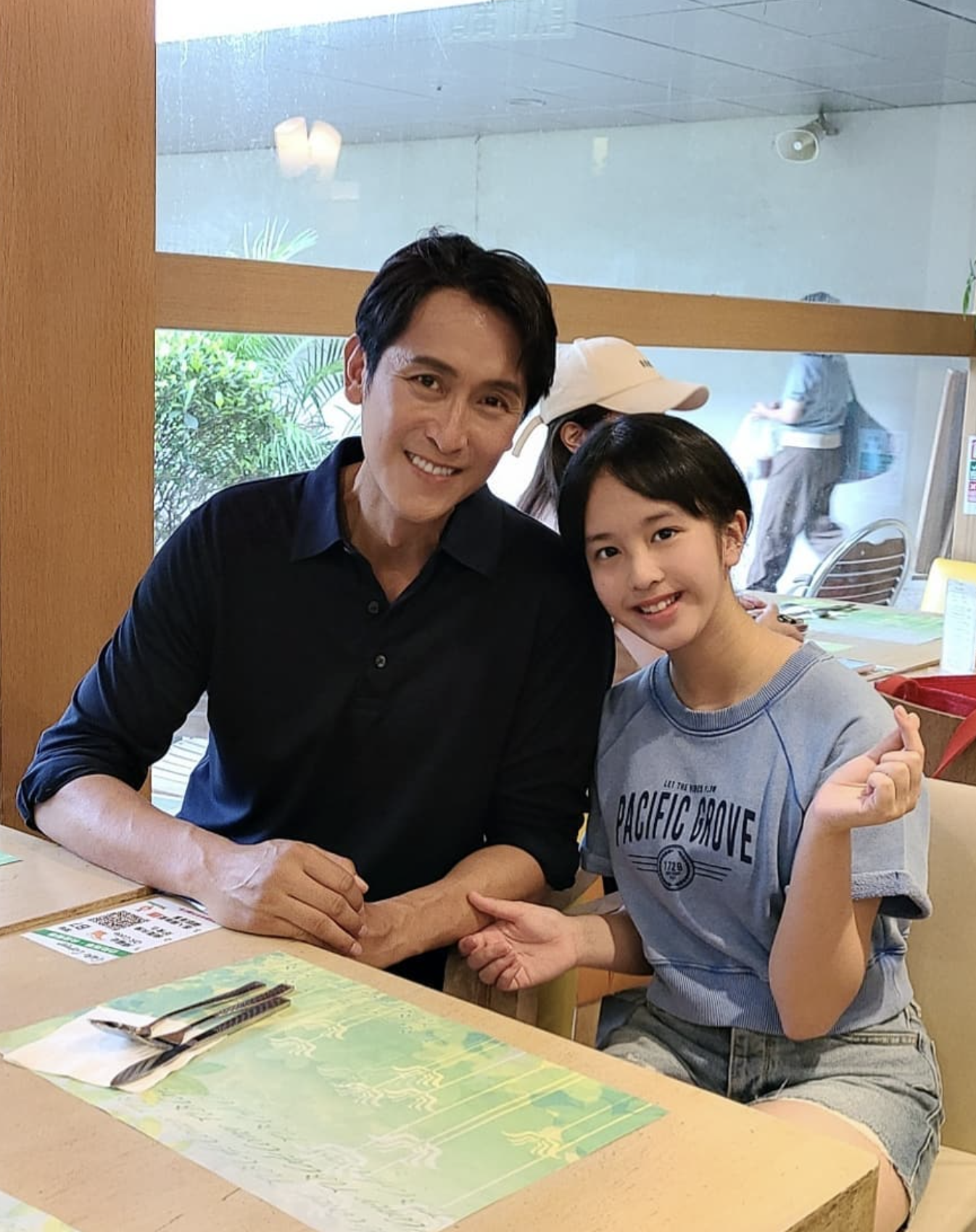 有指陳偲穎在校內是學霸，考試經乎都名列前茅。