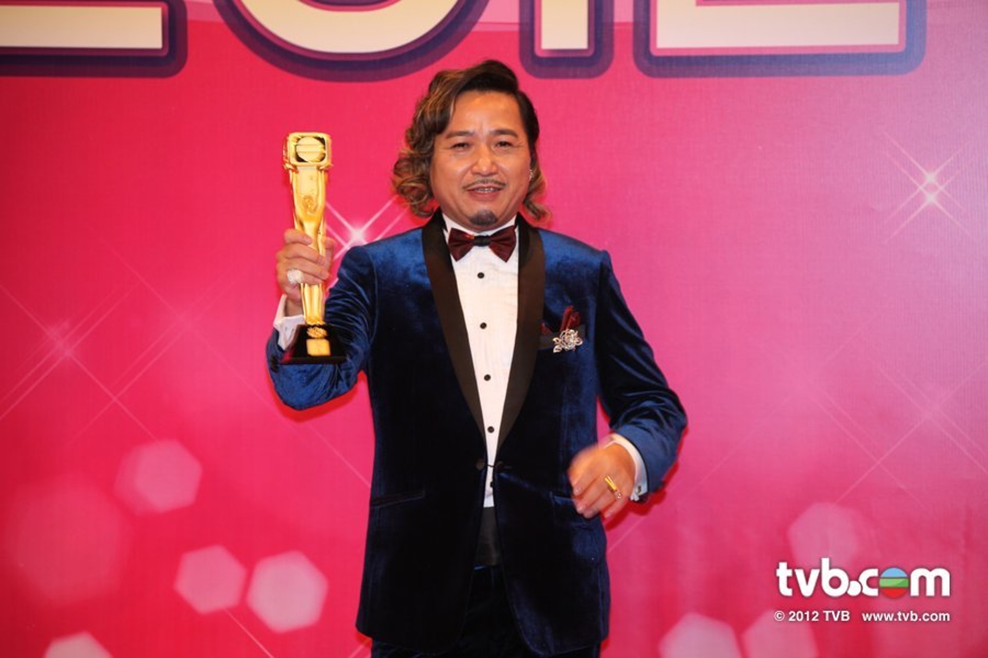 古明華憑《巴不得媽媽》的「蘇基」一角成功入屋，更奪得「最佳男配角」。