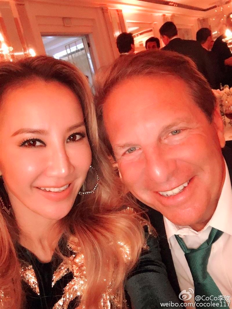 但對於兩名愛女選擇不撐李玟亦有著另一種說法。