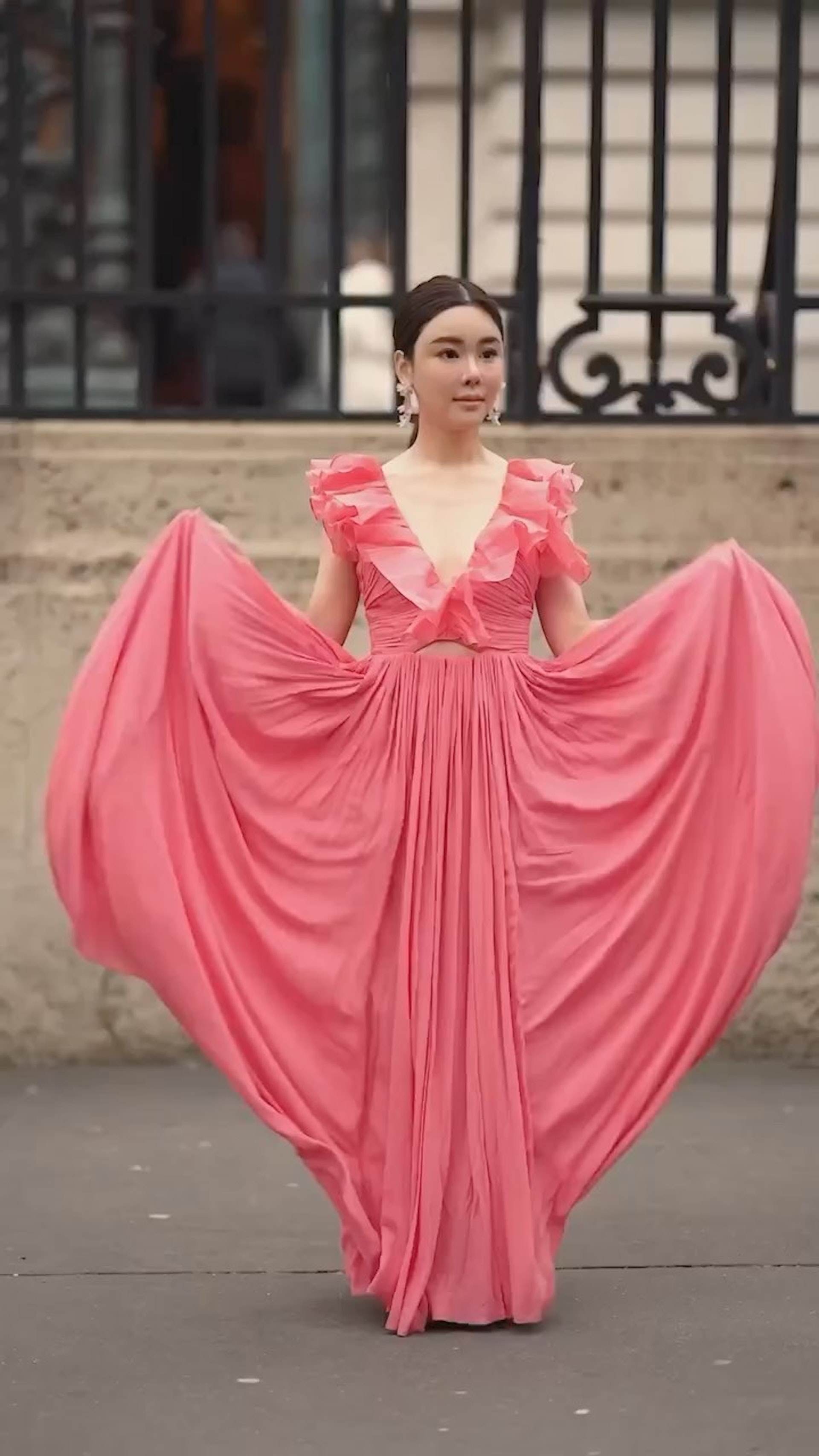 網民不解蔡天鳳為何中途愛上前夫。