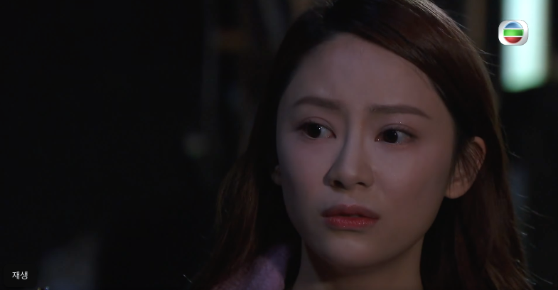 Candy瞬間淚如雨下。