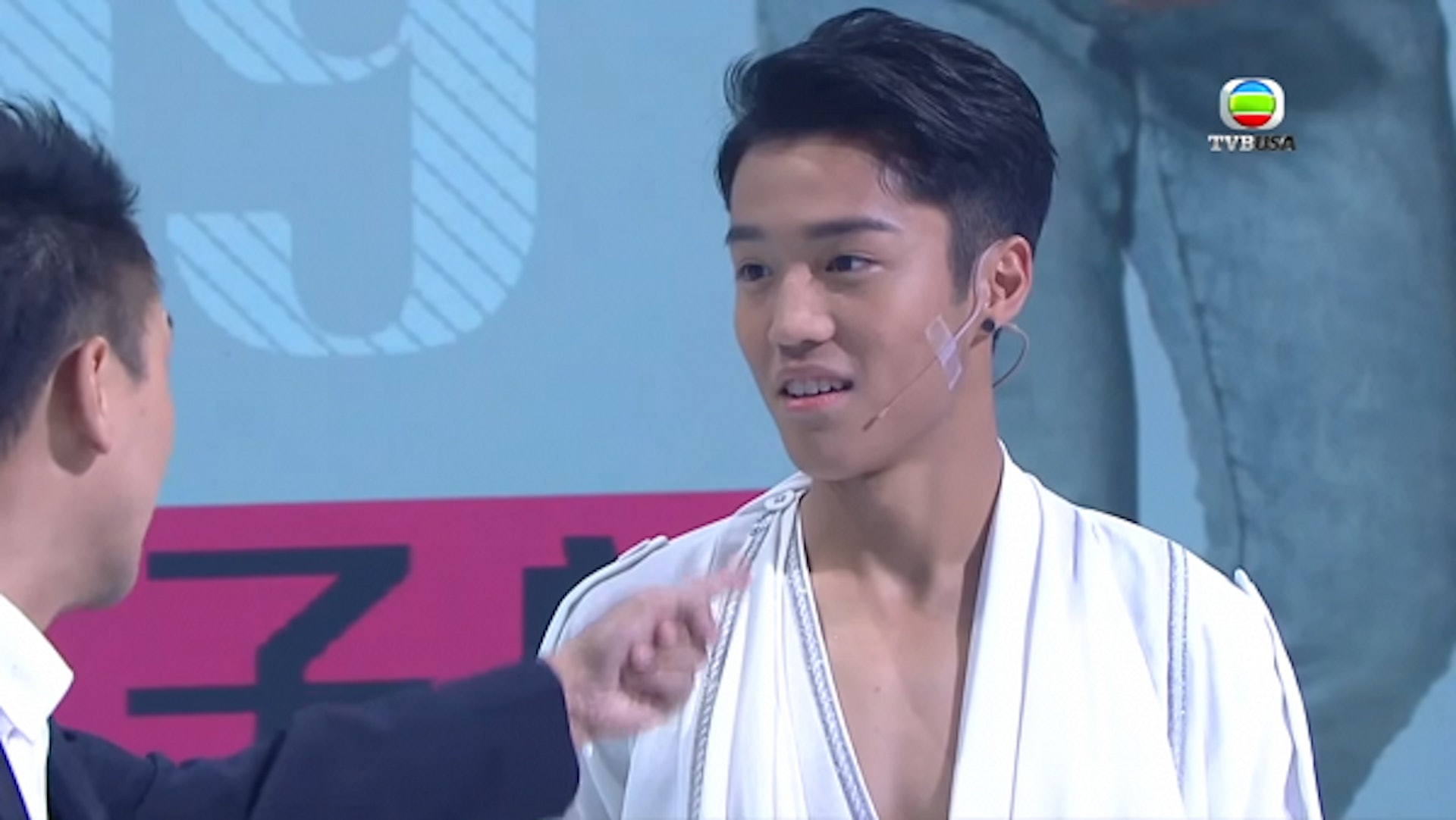 丁子朗當年參選港男時,鼻樑沒那麽筆挺。