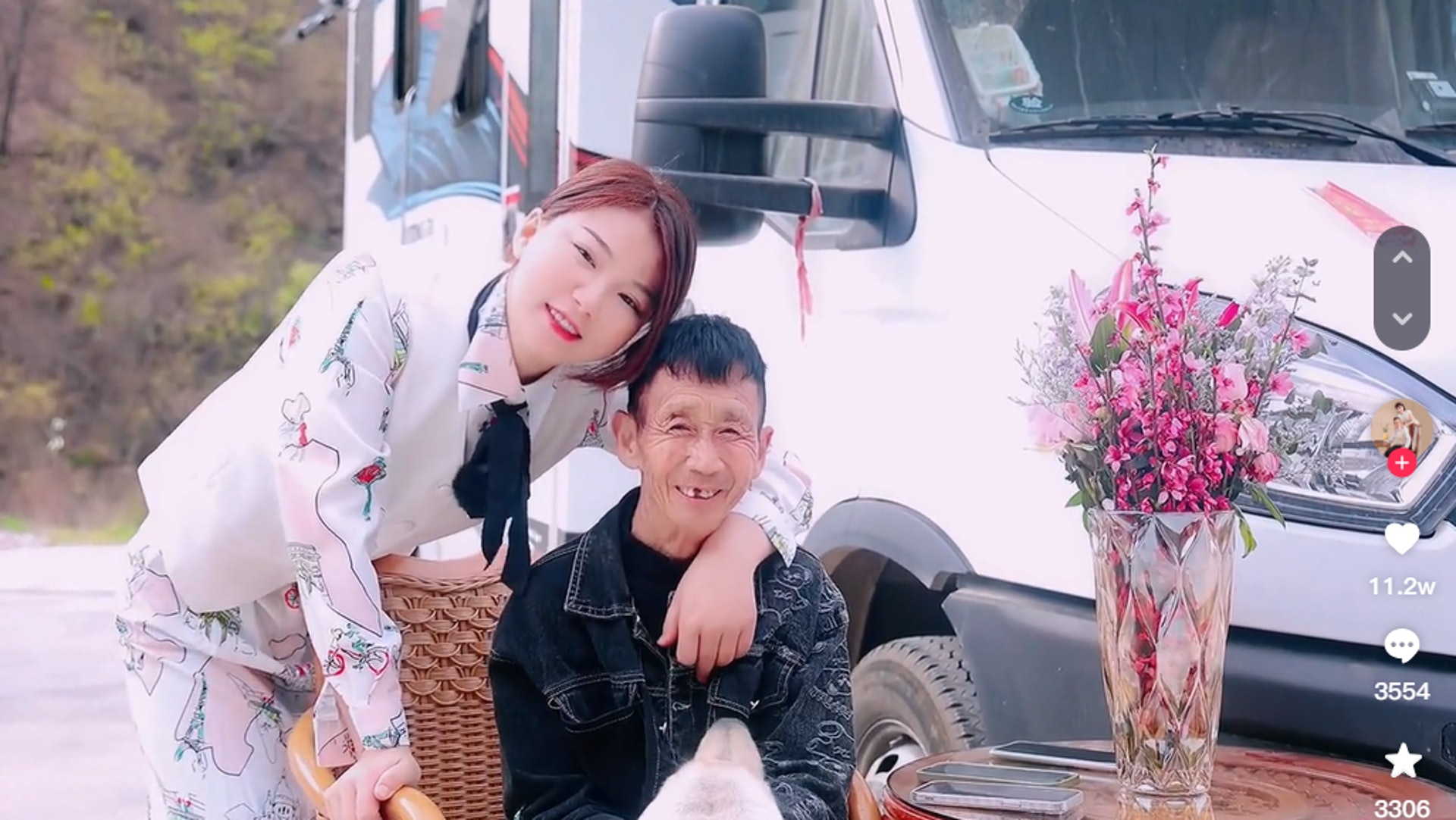 張白鴿在叛逆時期嫌棄父親,做了很多傷害爸爸的事情。