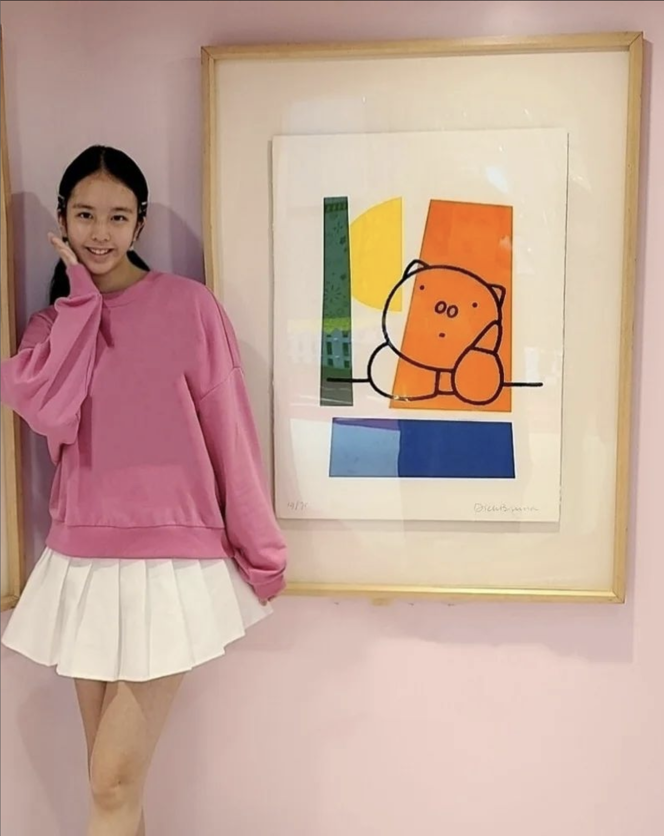 陳偲穎經常在社交平台分享長腿照和跳舞片