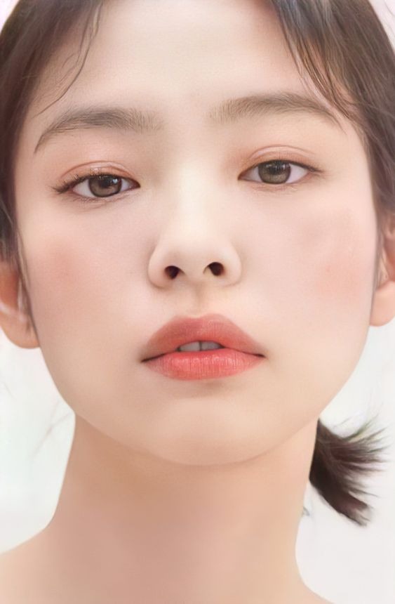 4招養成水潤粉嫩唇色,讓你輕鬆擁有誘人嘟唇。