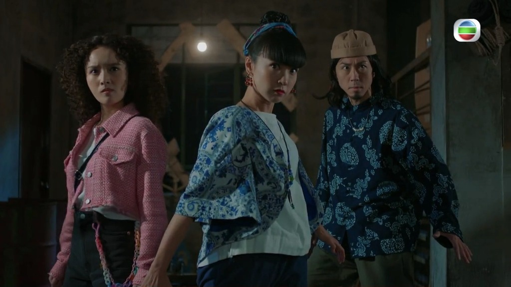 糖妹無論姿勢還是眼神都相當到位