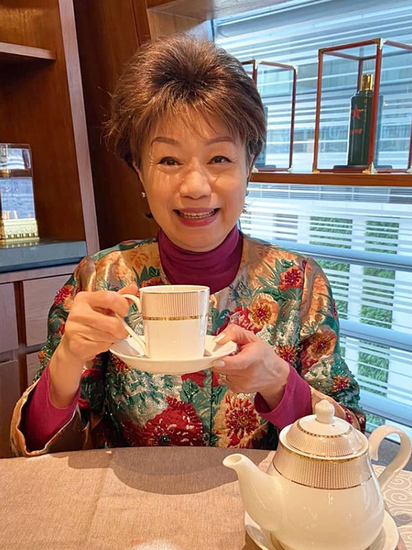 但隨著年歲漸長,程可為重回TVB後便經常飾演媽媽或長輩角色,慈母形象深入民心,更被稱為「御用慈母」。