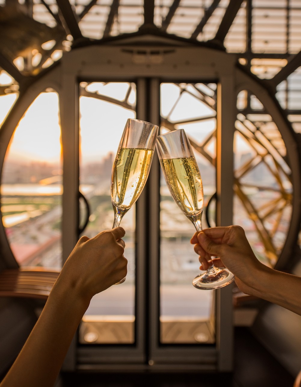 全亞洲最高也是全球唯一的8字摩天輪