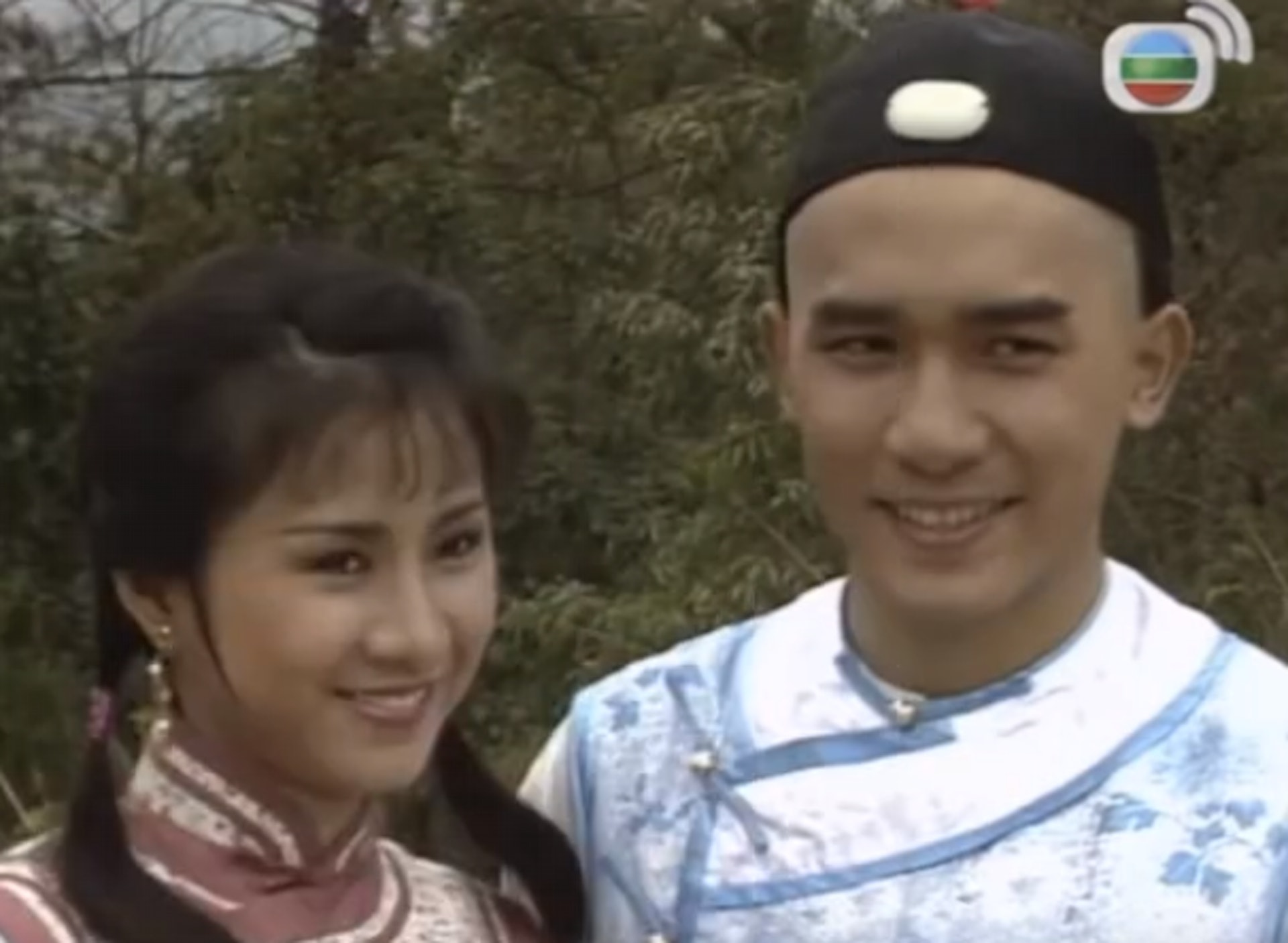 周秀蘭飾演的梁朝偉版《鹿鼎記》中的「雙兒」一角,有「古典味雙兒」之稱。