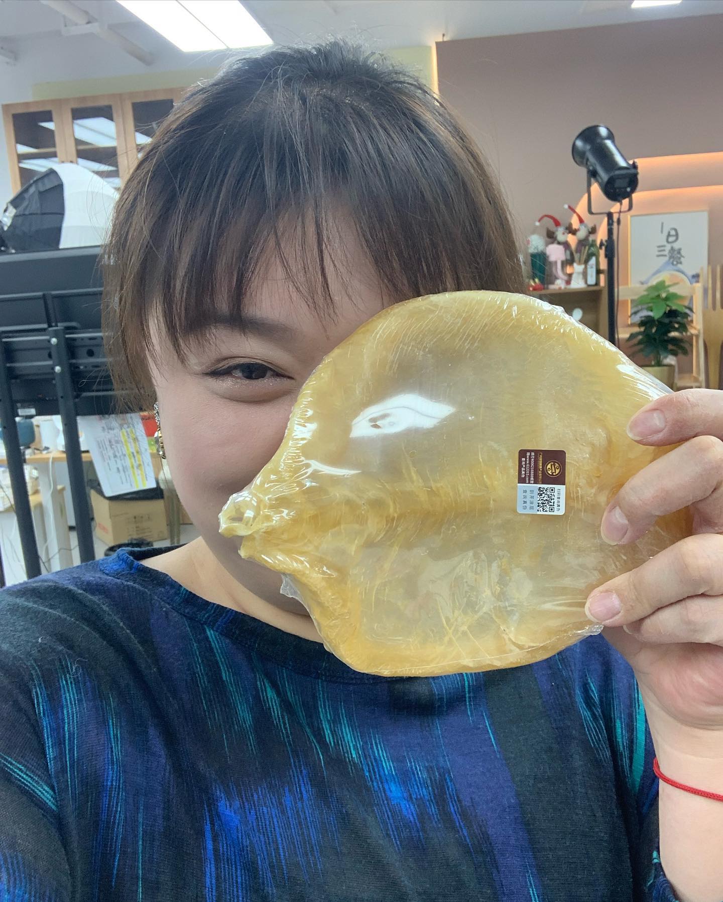 在內地開海味舖,榮升做老闆娘。