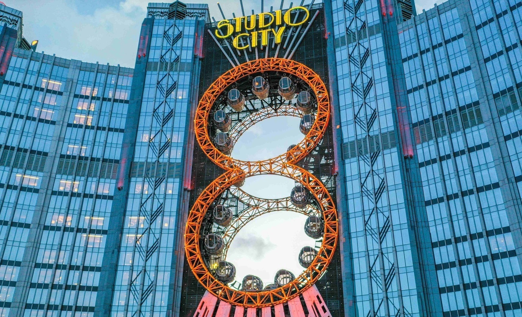 澳門新濠影滙的8字摩天輪