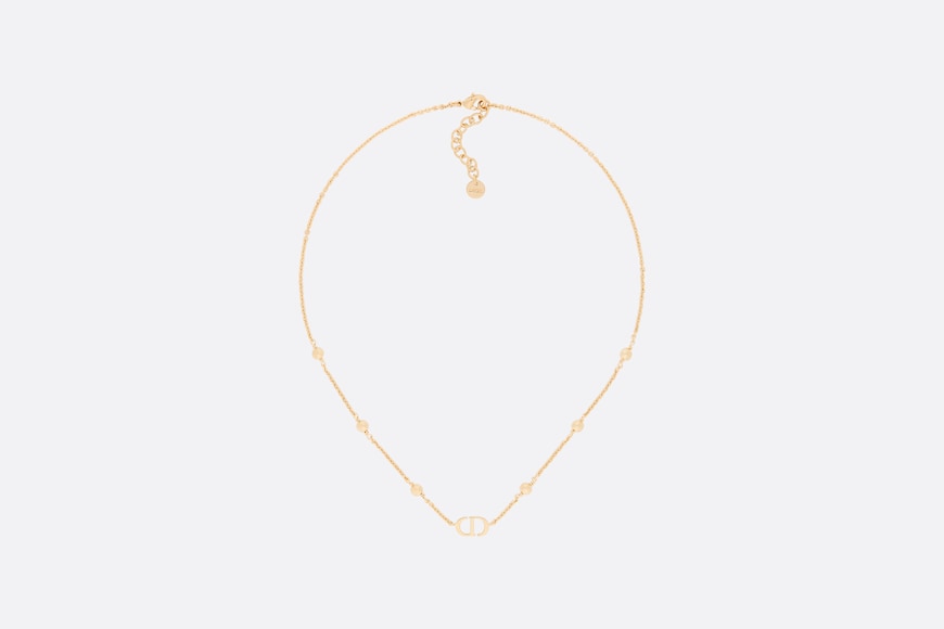 除了最初推出的Clair D Lune系列,也陸續有許多以CD標誌為延伸的新款,通通是雋永典雅的不敗款式!