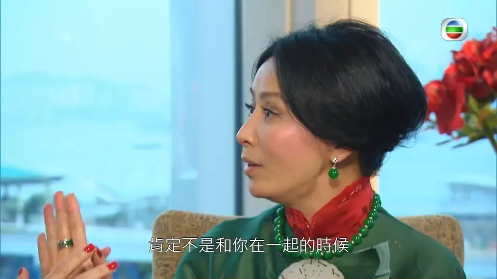 但劉嘉玲似乎已經懶得回應她,並指出梁朝偉需要人照顧生活上的瑣事,對曾華倩直言:「其實我覺得你甩咗佢係你福份嚟。」
