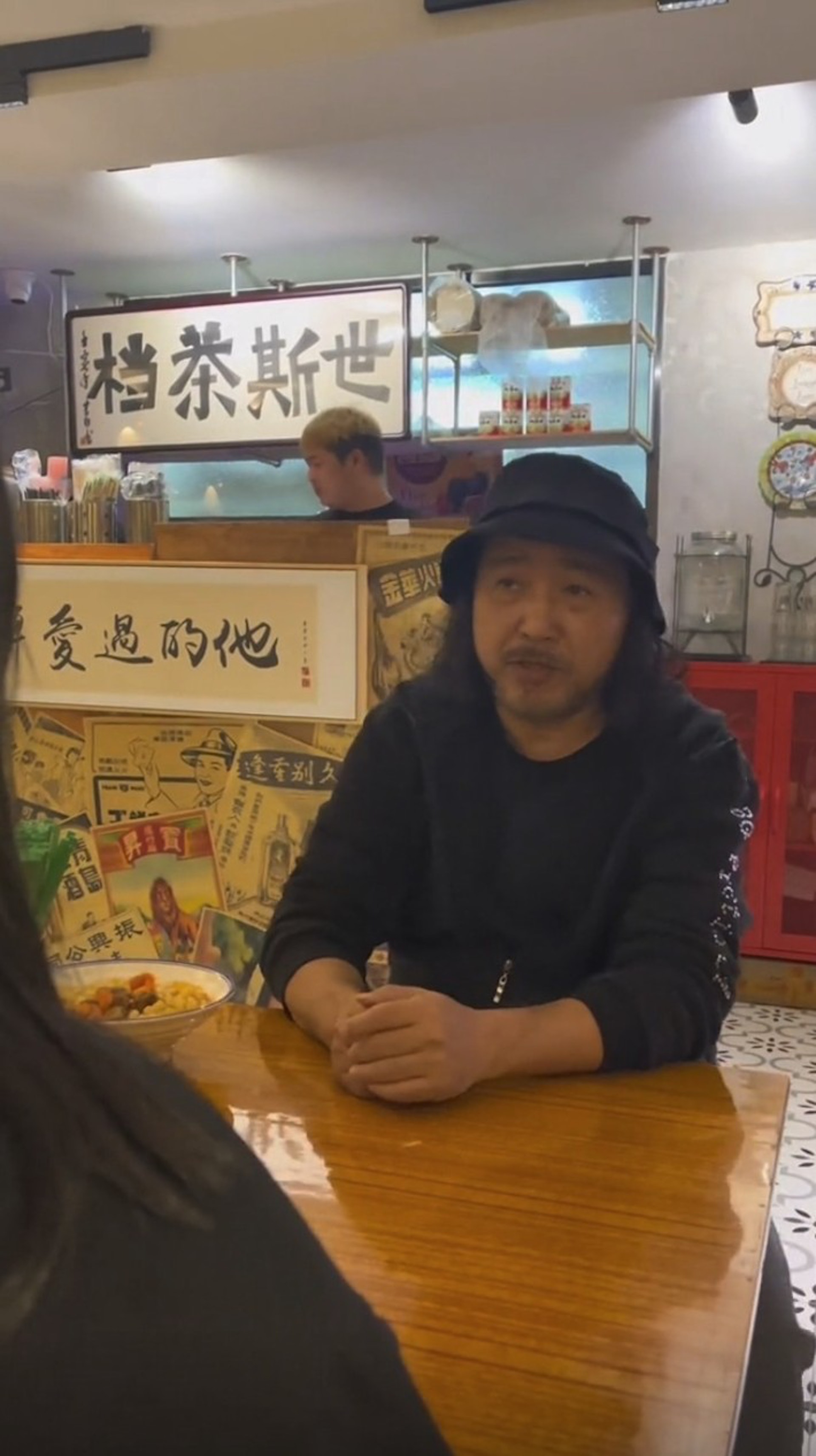 古明華在江門開設港式茶餐廳，落力賺錢！