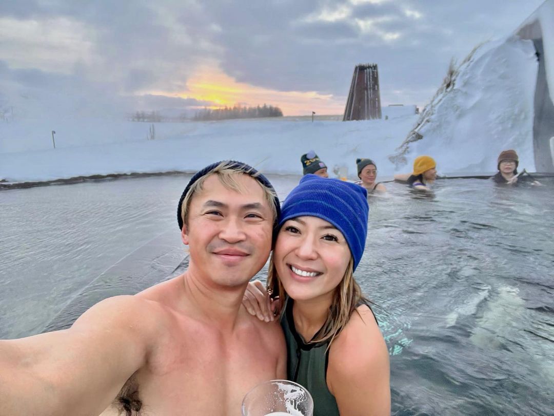 梁芷珮與老公Kenneth結婚多年仍恩愛如昔,亦時常在社交平台大曬恩愛!
