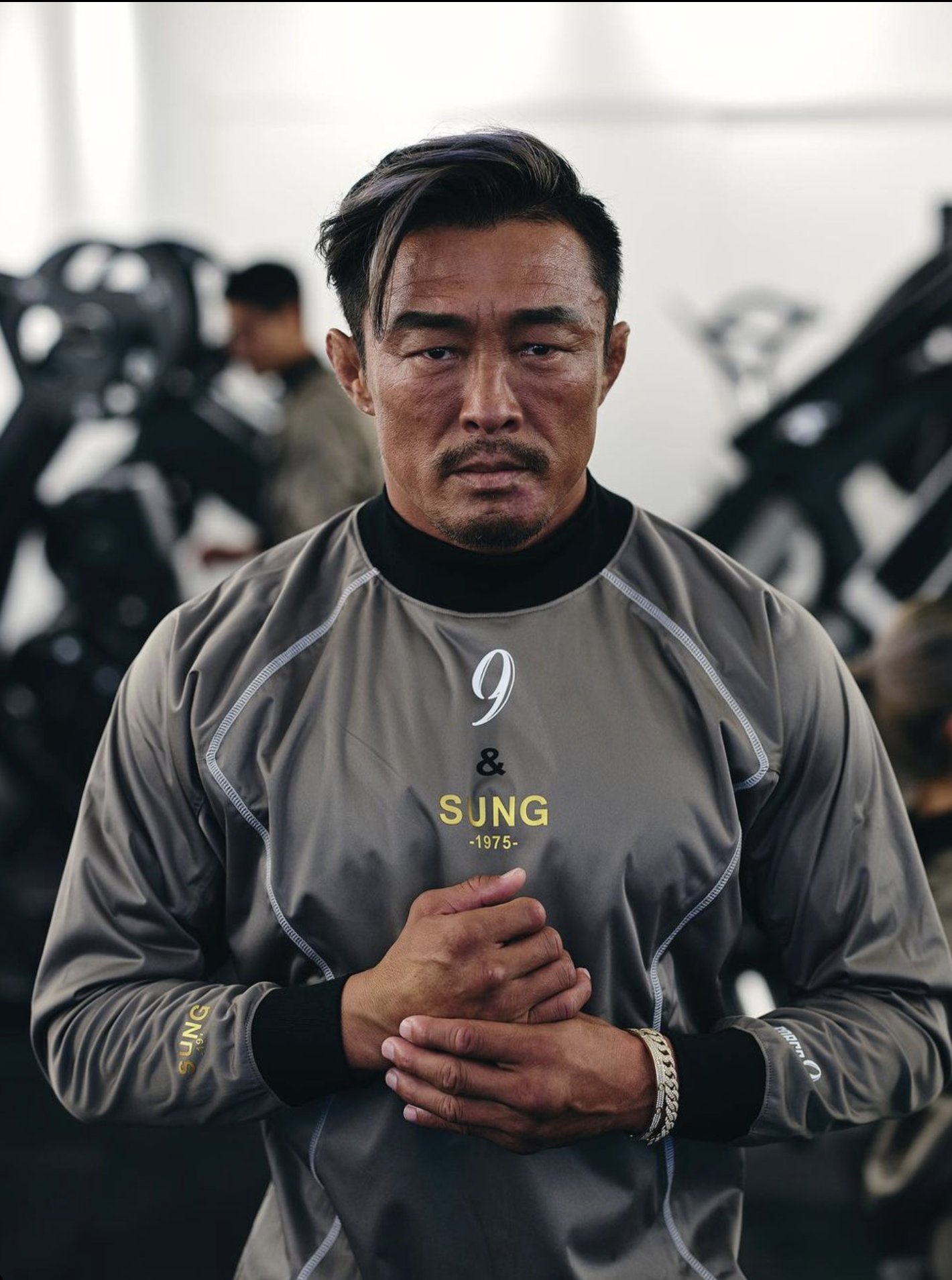 47歲的秋成勳出生於日本大阪,擁有韓國血統。