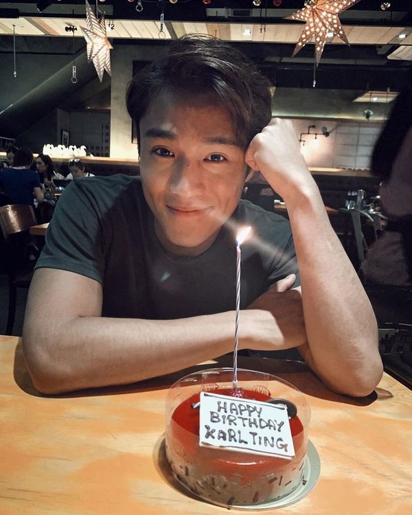 丁子朗2019年的鼻樑有小傷疤。