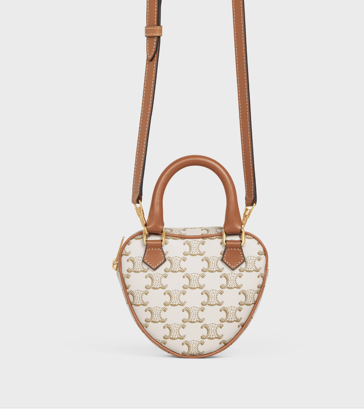 CELINE HEART手袋採用除了有白色 Triomphe帆布