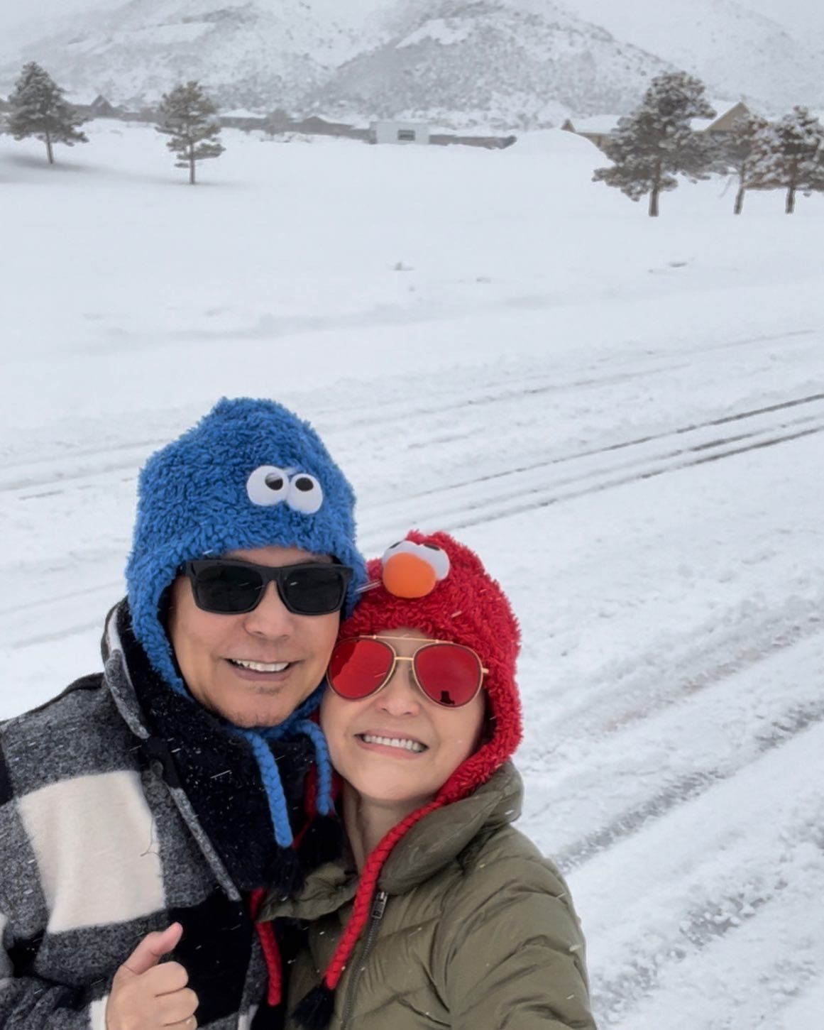好友賈思樂上載了三人到Lake Tahoe遊玩合照