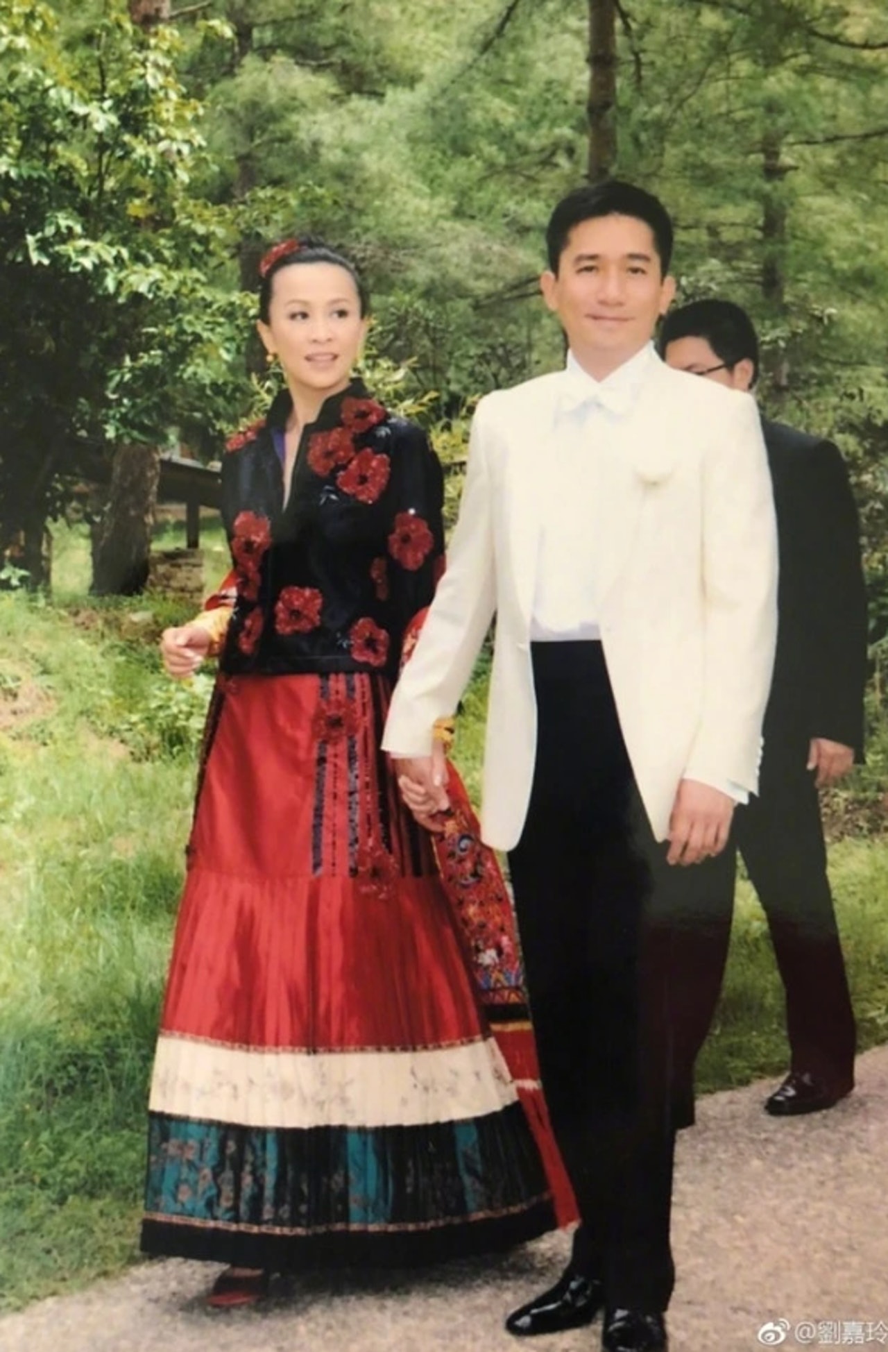 梁朝偉與劉嘉玲結婚時就感慨地提到「自己有一個很好的另一半。」