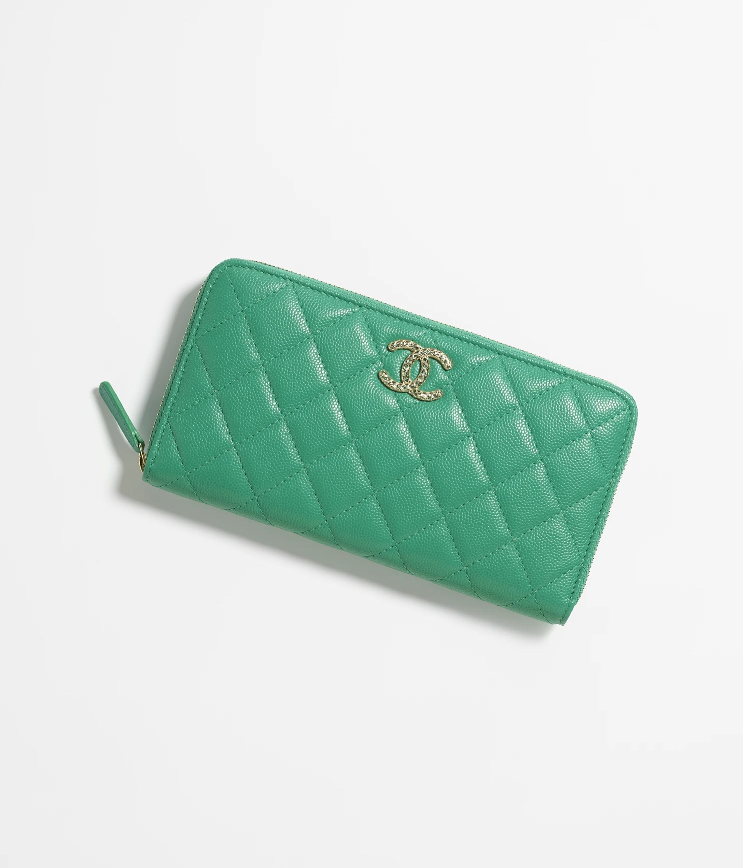 CHANEL 拉鏈長銀包 $9,500 深綠色