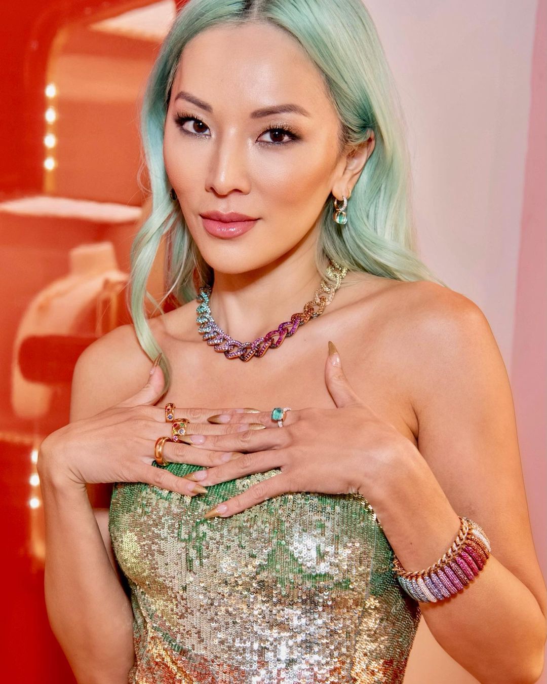 在時尚圈打滾多年的Tina曾為《色慾都市》擔任造型團隊。