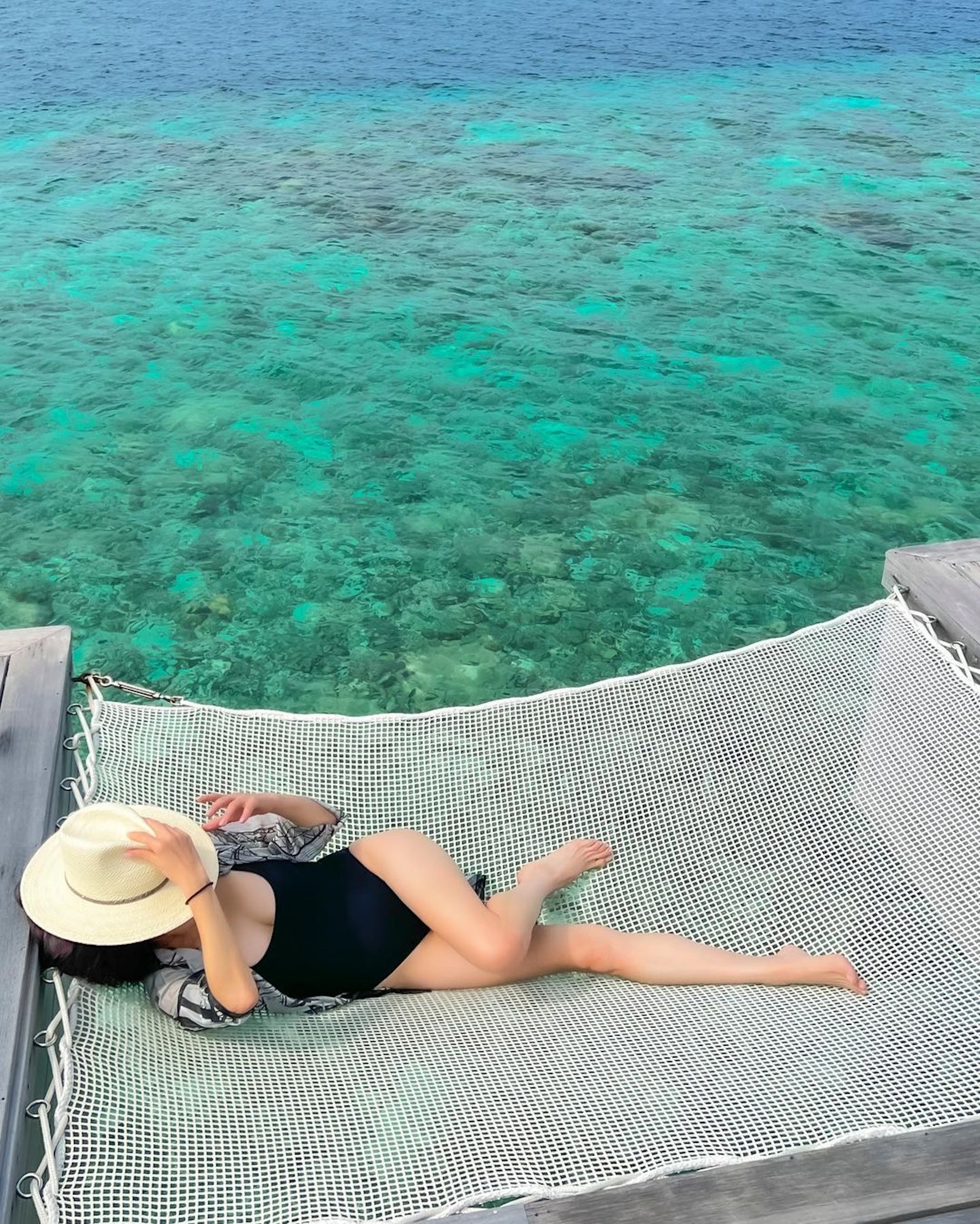 劉嘉玲在馬爾代夫度假大騷姣好身材。