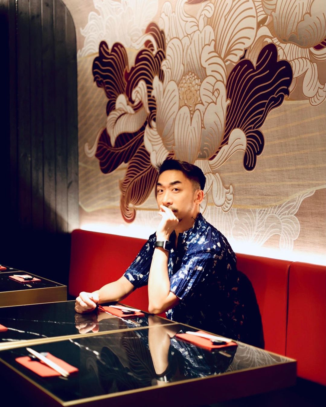 但亦有網民認為他罪不至此,直指他於私人帳戶發表意見實屬個人自由。