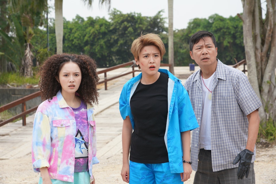 「記得喺化妝間見到爆炸頭假髮，我仲以為邊個演員得罪咗人...我一開始有少少抗拒，更加唔會諗到假髮擺喺我頭上面，因為視覺比例上我會仲細粒咗！」