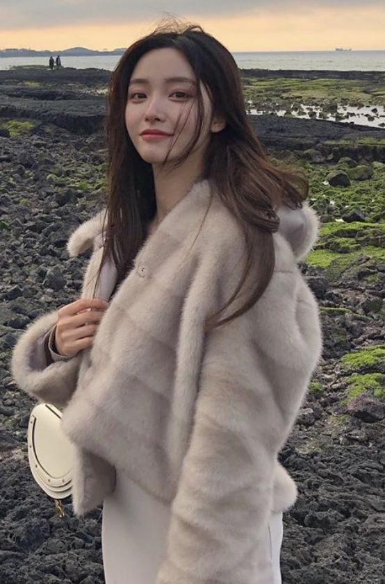 處女座的人看起來性格強硬、有個性，但內心則是缺乏安全感，是個敏感又多疑的星座。