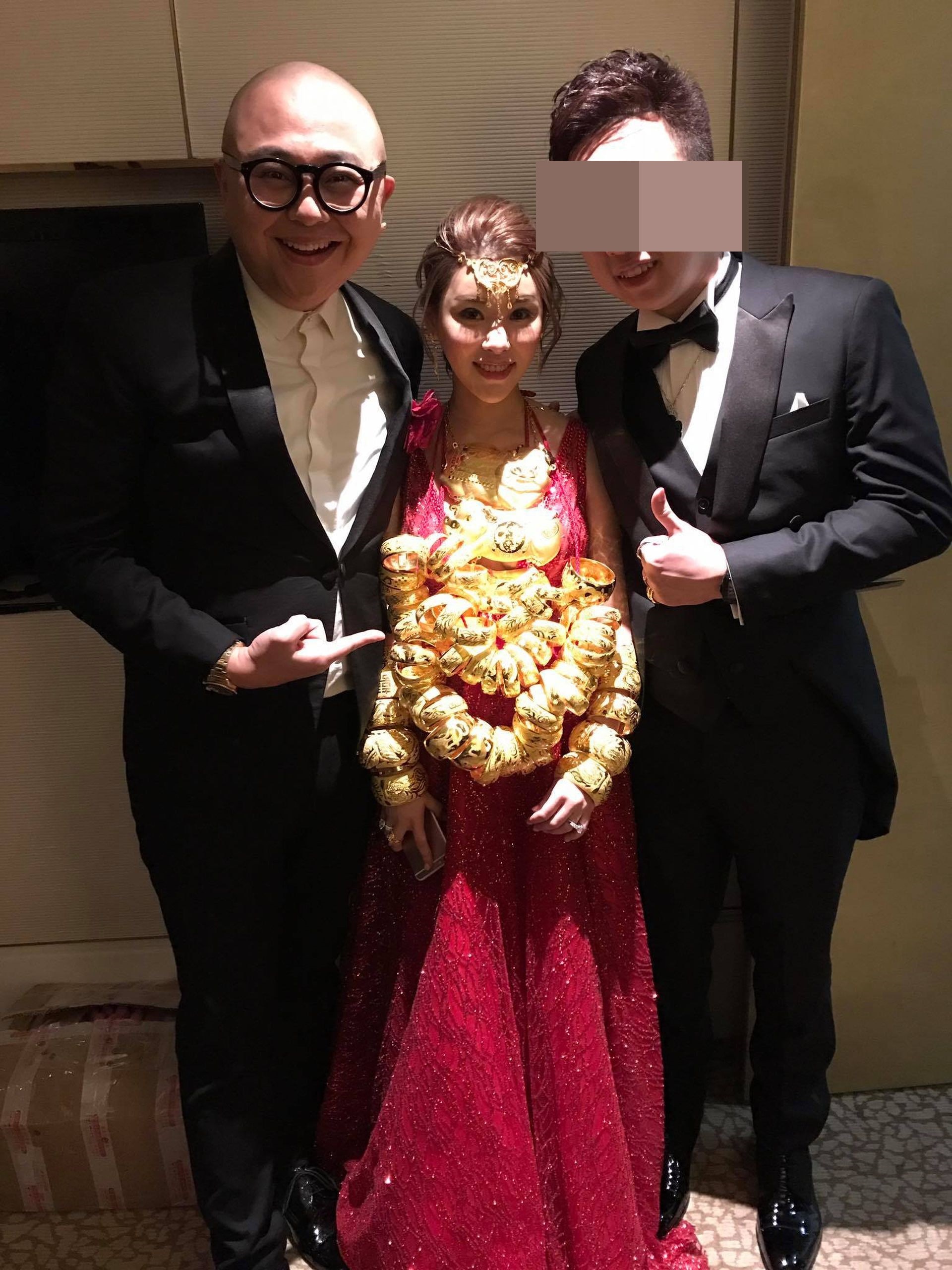 蔡天鳳於2016年12月與譚仔米線創辦人的兒子結婚,當時聘請金牌司儀林盛斌(阿Bob)擔任司儀。