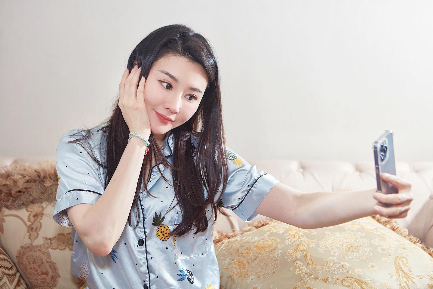 楊埕因外貌激似張柏芝而被封為「清純版張栢芝」。