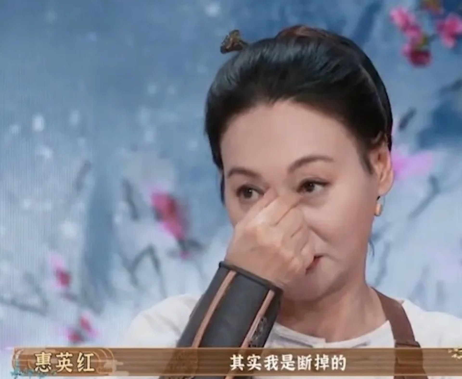 為拍戲,鼻骨都被踢斷。