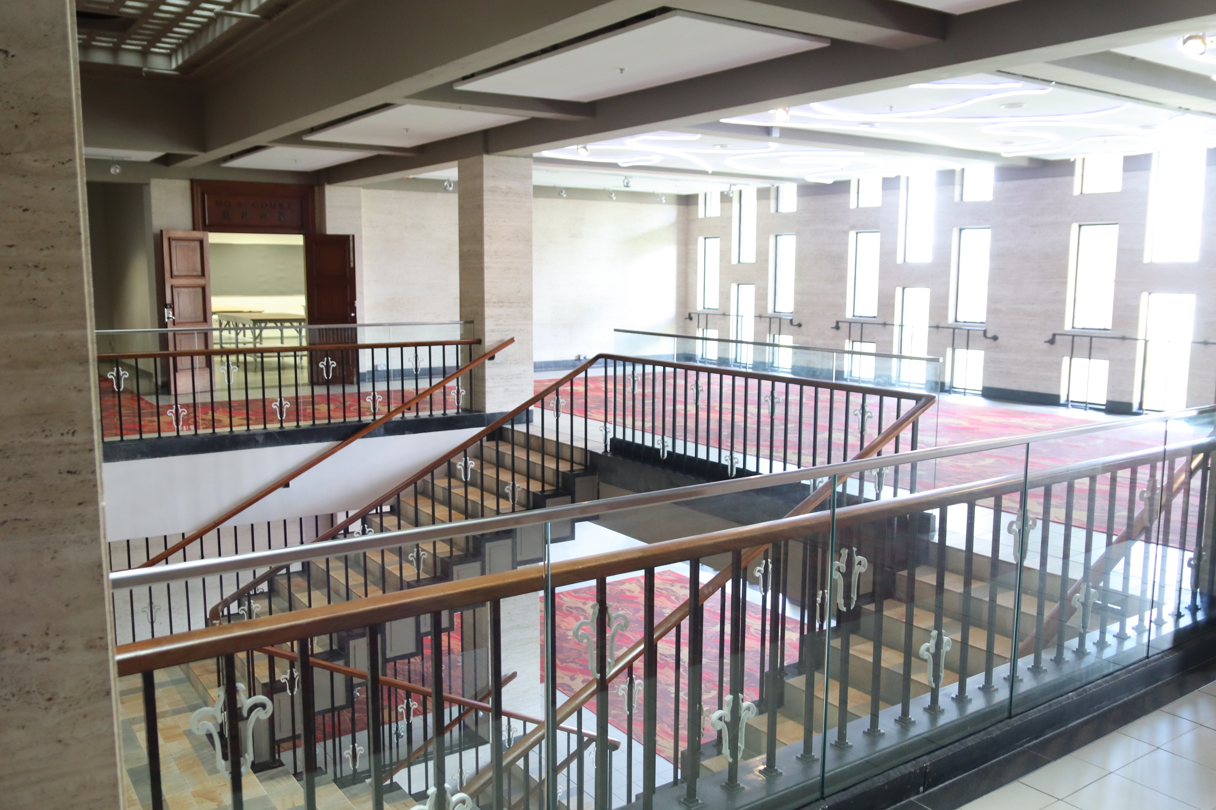 據導演透露曾想過搭景拍攝法庭戲,但因成本等各種因素,最終借用此古蹟作為拍攝地,令觀眾更能身臨其境。