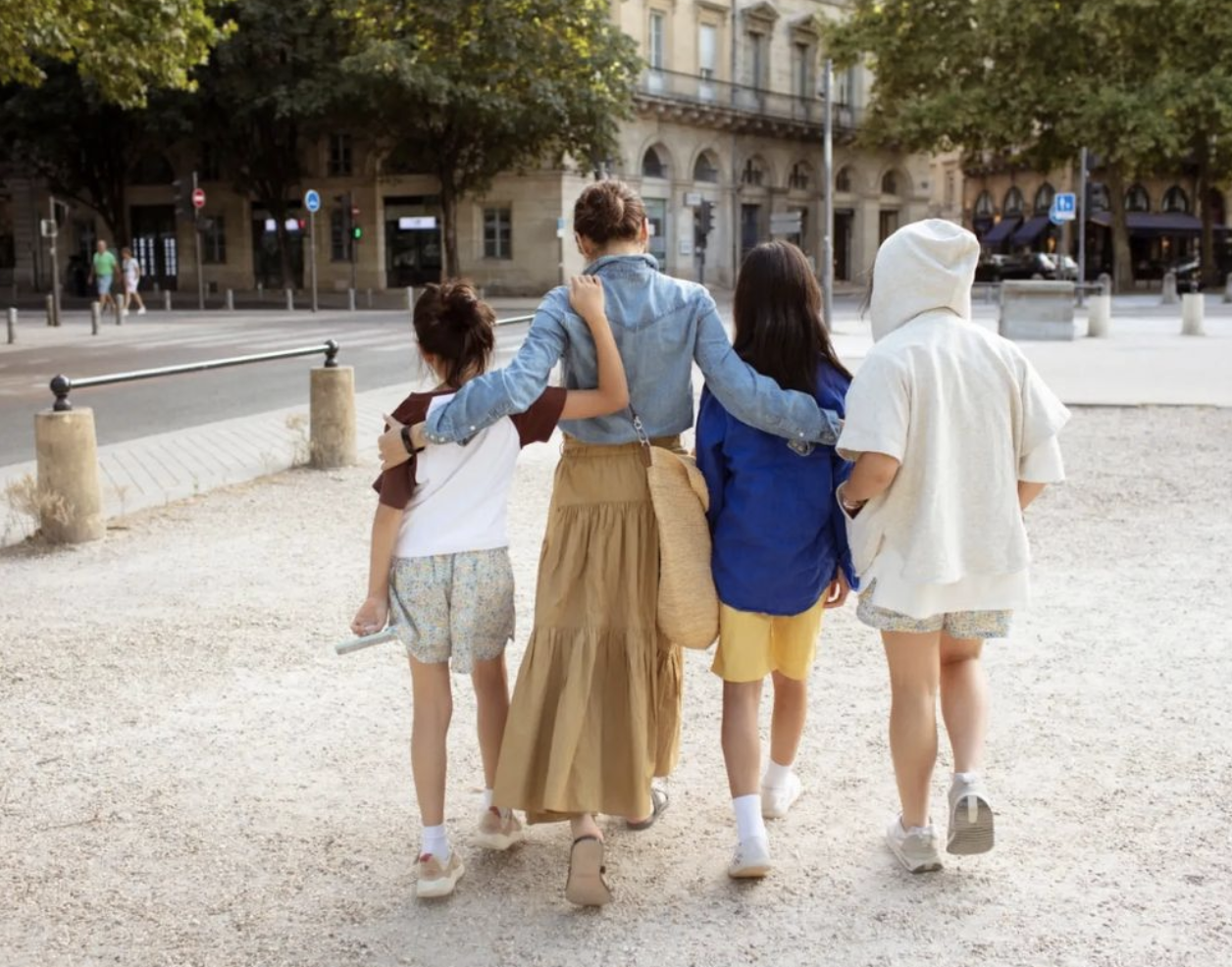Gigi平日忙於打理美容生意,但只要有時間便會抽空陪伴女兒們。