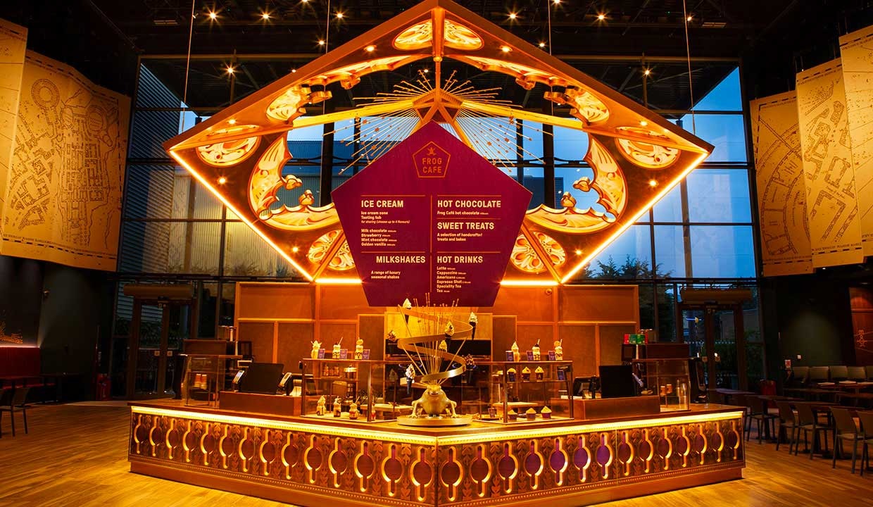 大家累了可以吃點小食和飲品休息