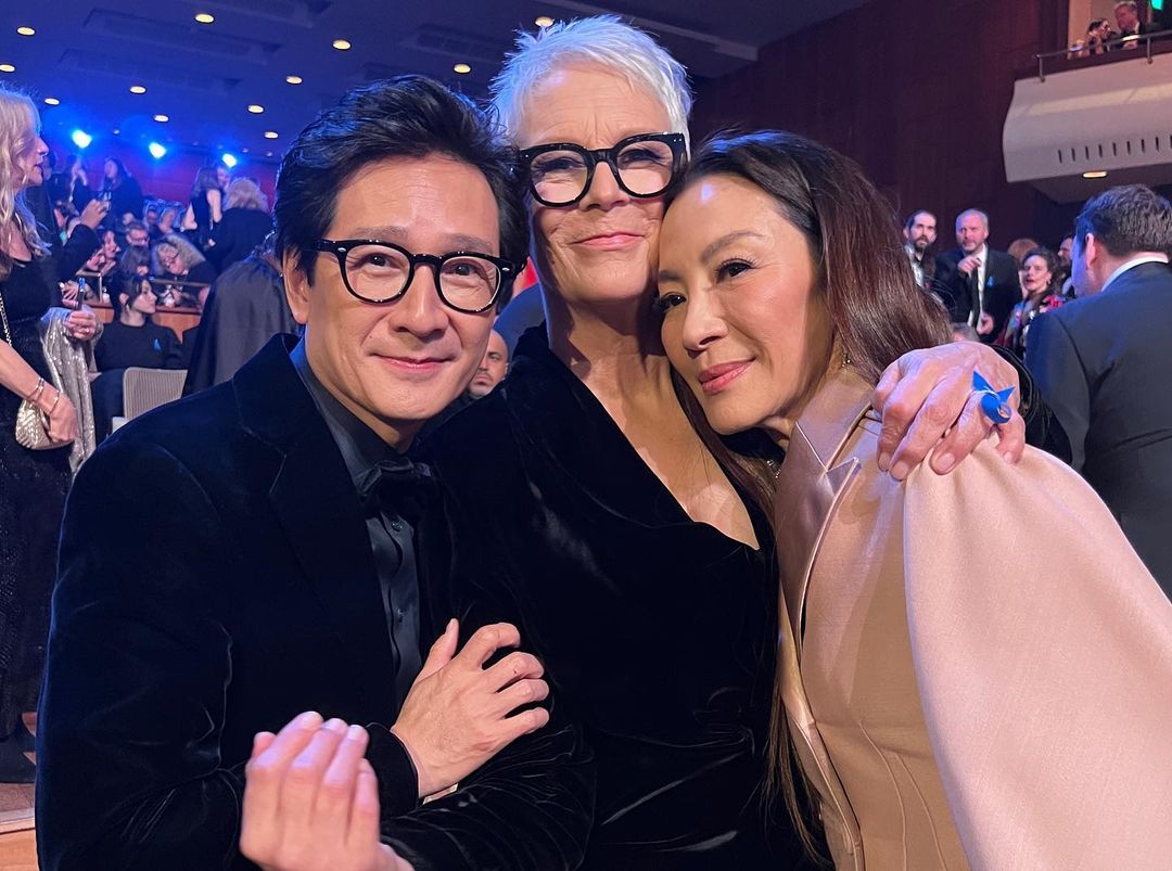 楊紫瓊主演的《奇異女俠玩救宇宙》榮獲11項奧斯卡大獎提名,是本屆入圍最多的贏家。