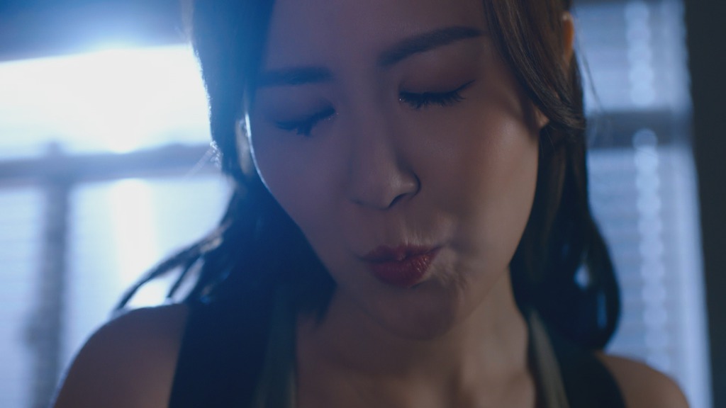 此集播出後,劉佩玥的長腿造型即引起網民熱議。