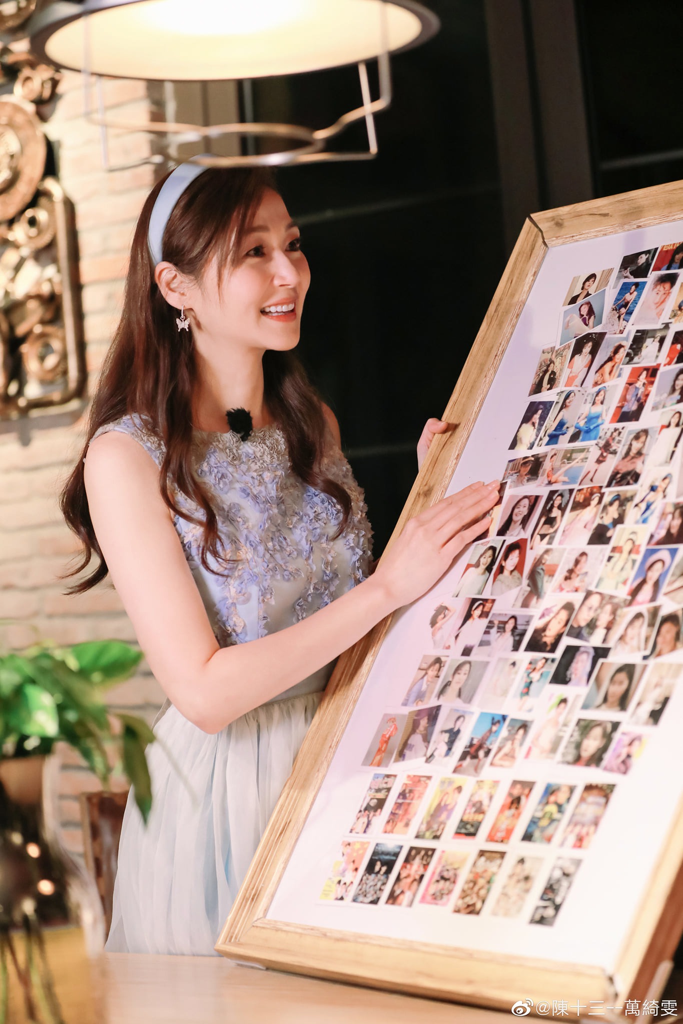 網民指萬綺雯的氣質與葉璇的邋遢大媽形象大相逕庭,是真正的凍齡女神。